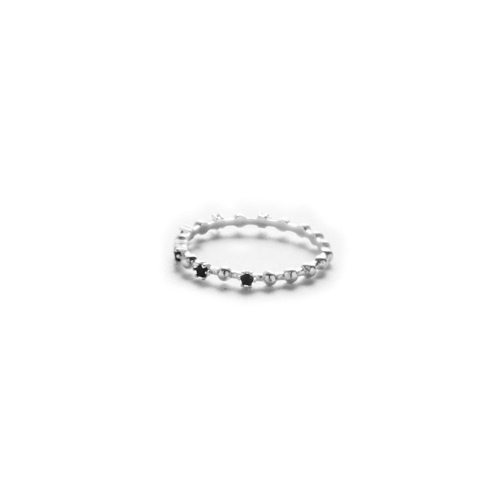 Alice Black Stone Ring - BE.ARUM
- 2