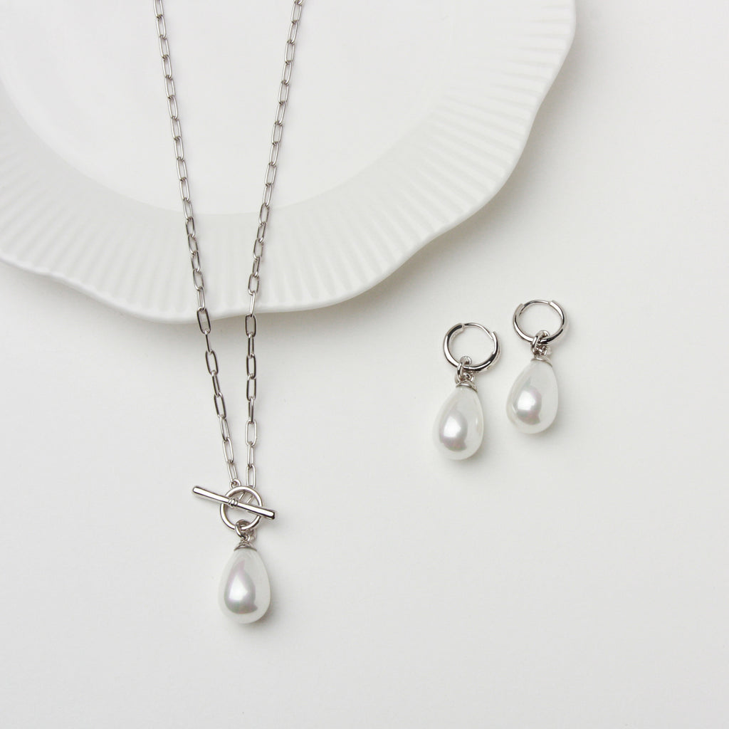 Teardrop Pearl T Bar Necklace