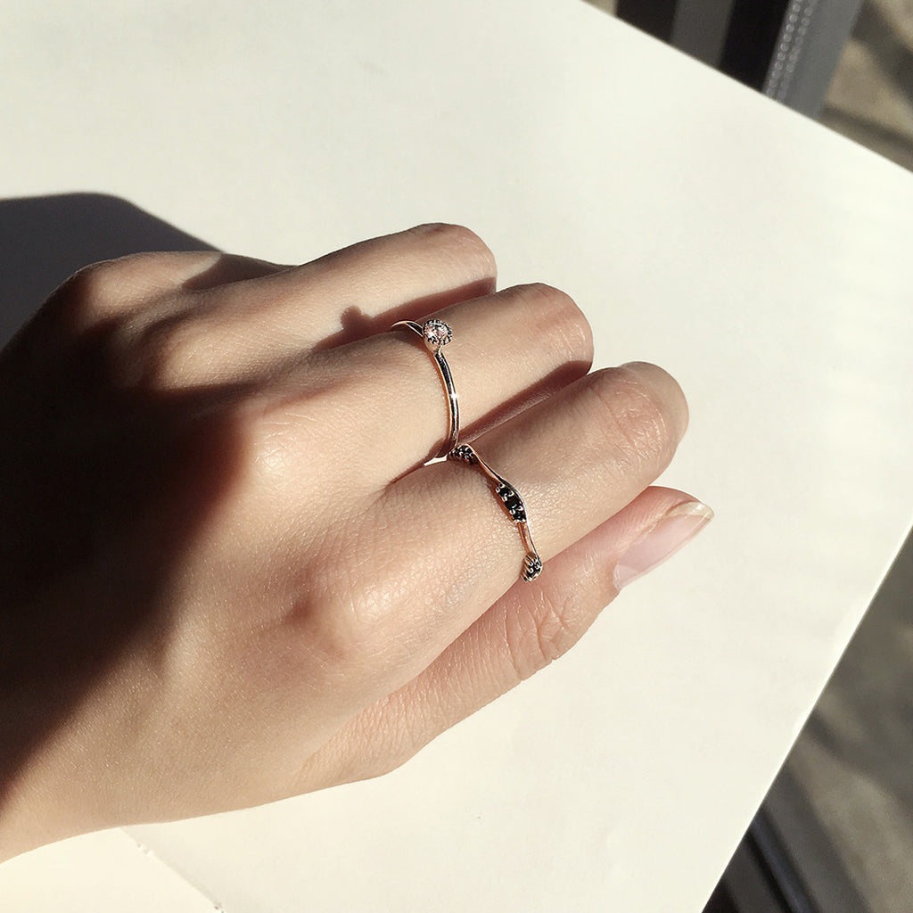 Three Wave Stone Ring - BE.ARUM
- 2